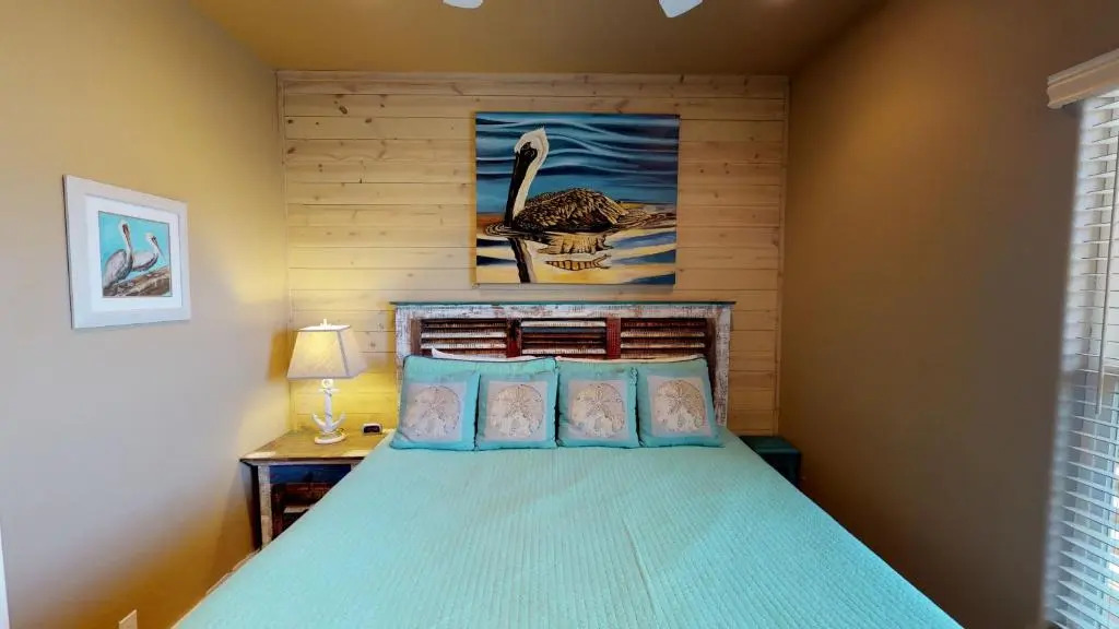 OV23 House on Stilts with Beachy Decor, Located near Beach, Balcony, Shared Pool
