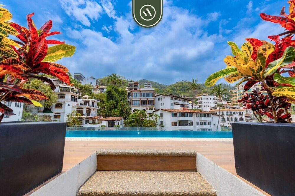 2 BR Condo in Romantic Zone - Pool - Terrace