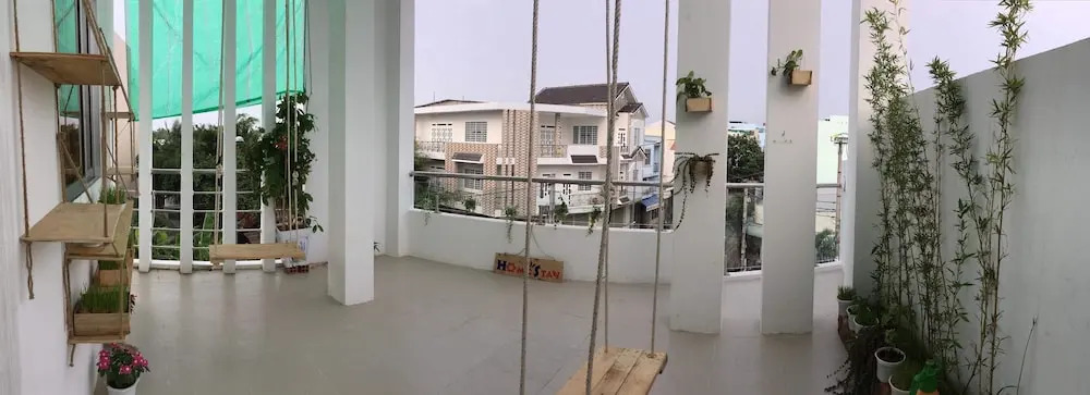 D Homestay