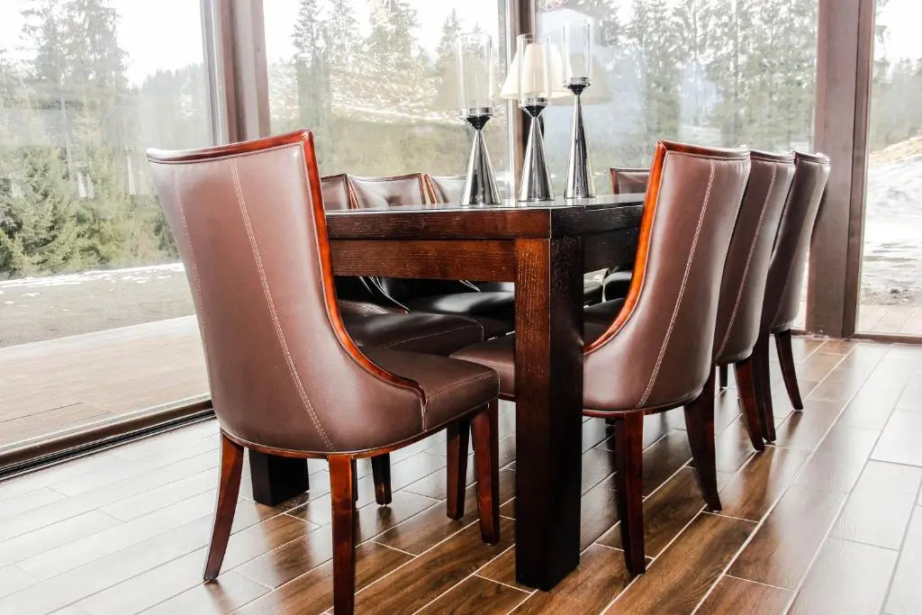 Alpine Lounge
