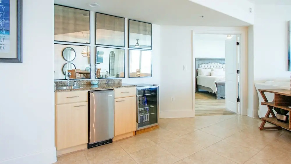 Breathtaking Bay Views. - Unit Crb0606