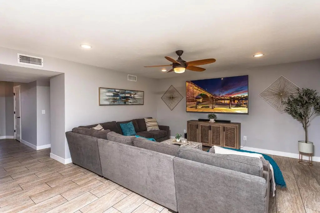 NEW - Havasunny Stay - Sleeps 16, Pool, Spa, Game Room, Fire Pit, Sunsets, Near Lake