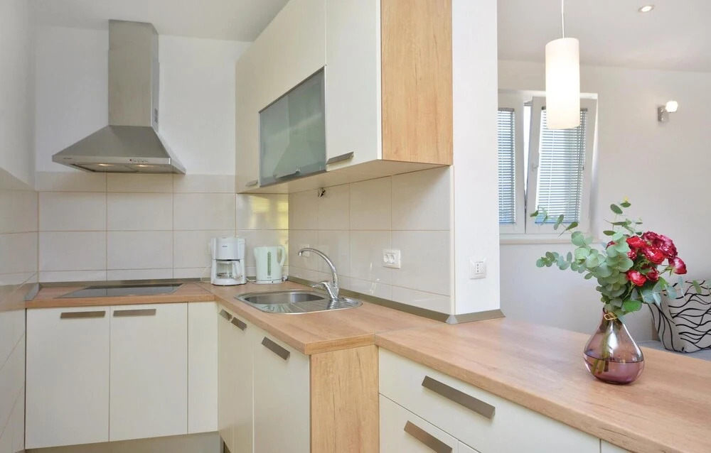 Amazing Home in Lokva Rogoznica With Wifi and 2 Bedrooms