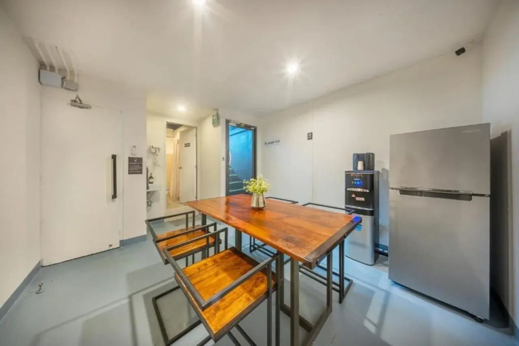 Pho Hostel