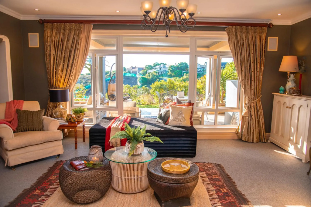 Pezula Magic Retreat - 4 Bedroom Lagoon View Home