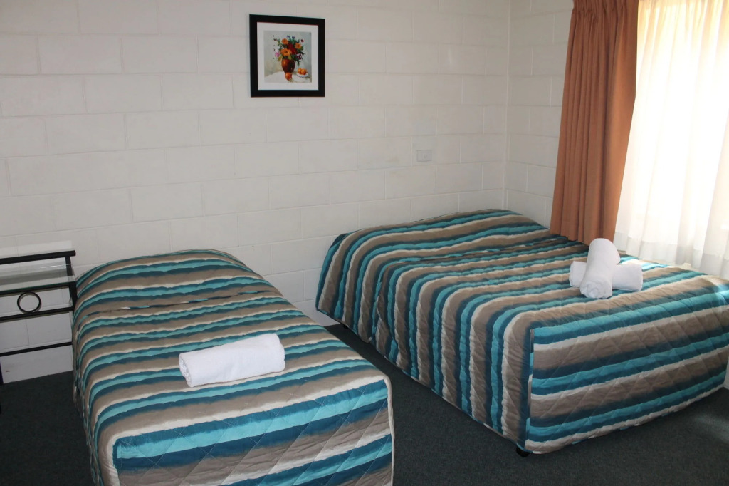 Oasis Inn Apartments