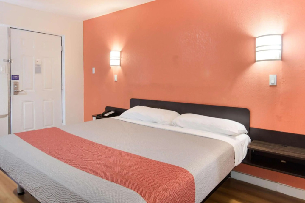 Motel 6-Fort Worth, TX - Seminary