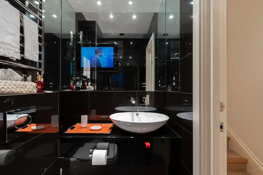 2 Bdr South Kensington by the Residences