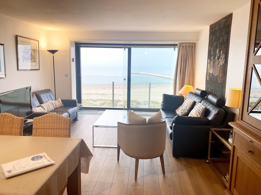 Apartment in Nieuwpoort by the sea
