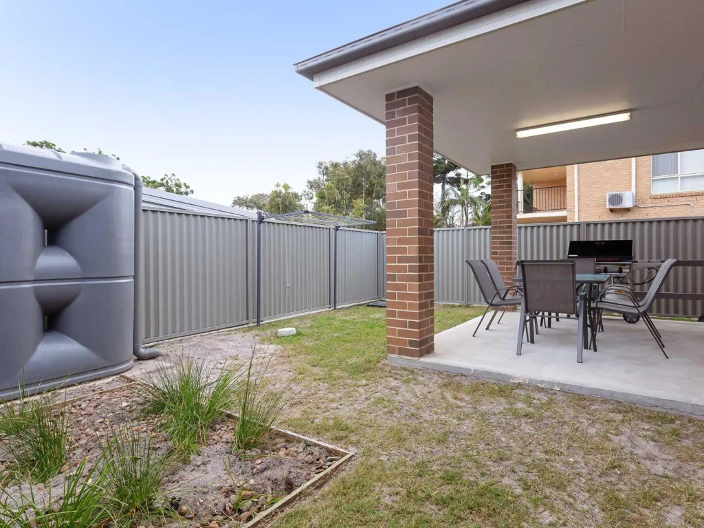 5b Bent Street large house with ducted air con foxtel and wifi