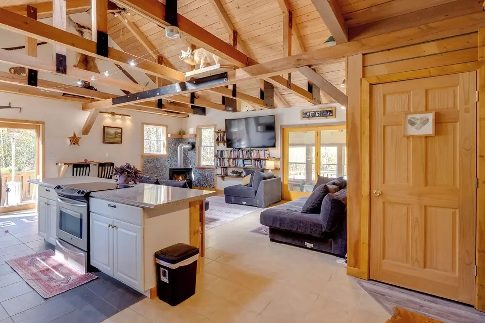7 Mi to Bilger's Rocks: Secluded 7-acre Retreat