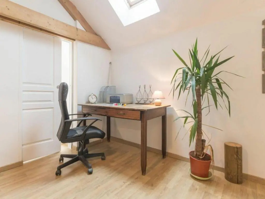 Gîte Confortable avec Jardin, Proche Mer et Ville, Équipé pour Familles, Vélo Inclus - FR-1-306-1076