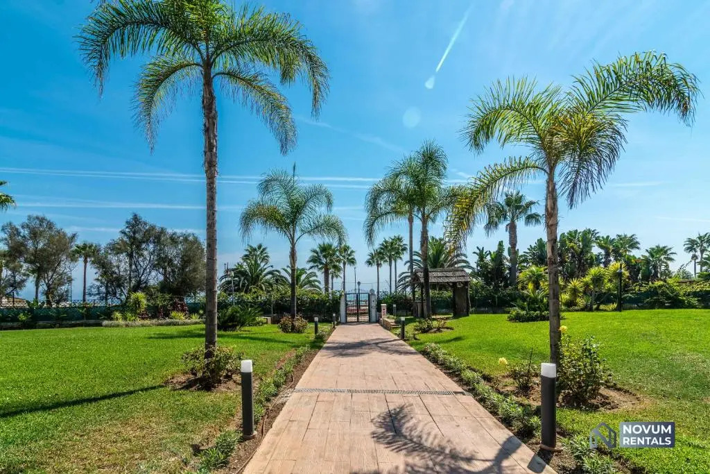 Puerto Banús Finest 2-BDRM apt - 50 metres to Beach
