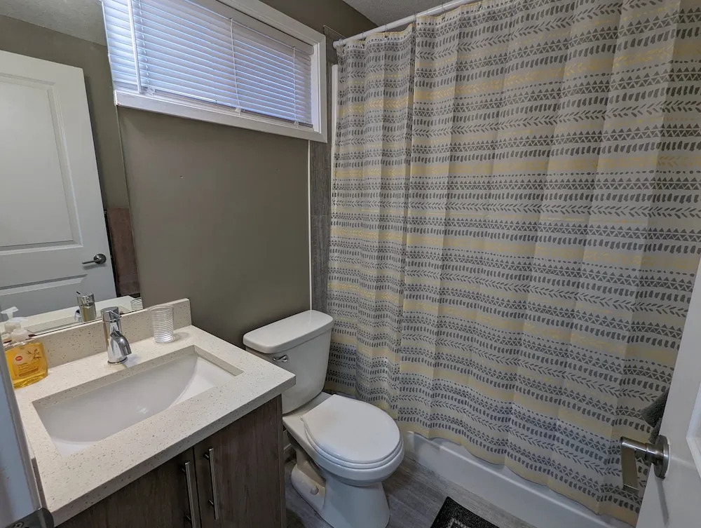 Riverside Motel & Suites