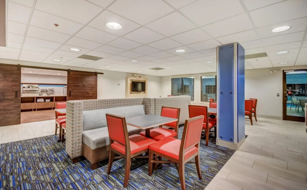 Holiday Inn Express & Suites Greenville Airport i85 by IHG