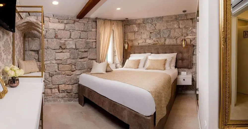 Jupiter Lux Rooms