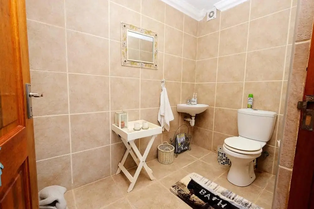Charis to Theo - Relax in Style at This 3-bedroomed Langebaan Holiday House