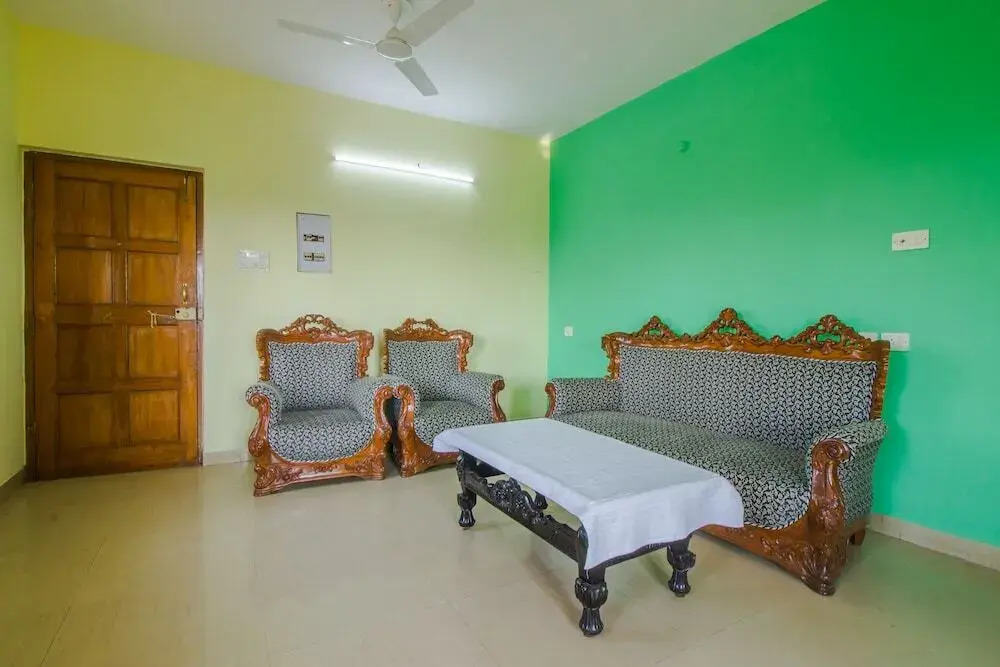 Amu Residency Guest House by OYO Rooms