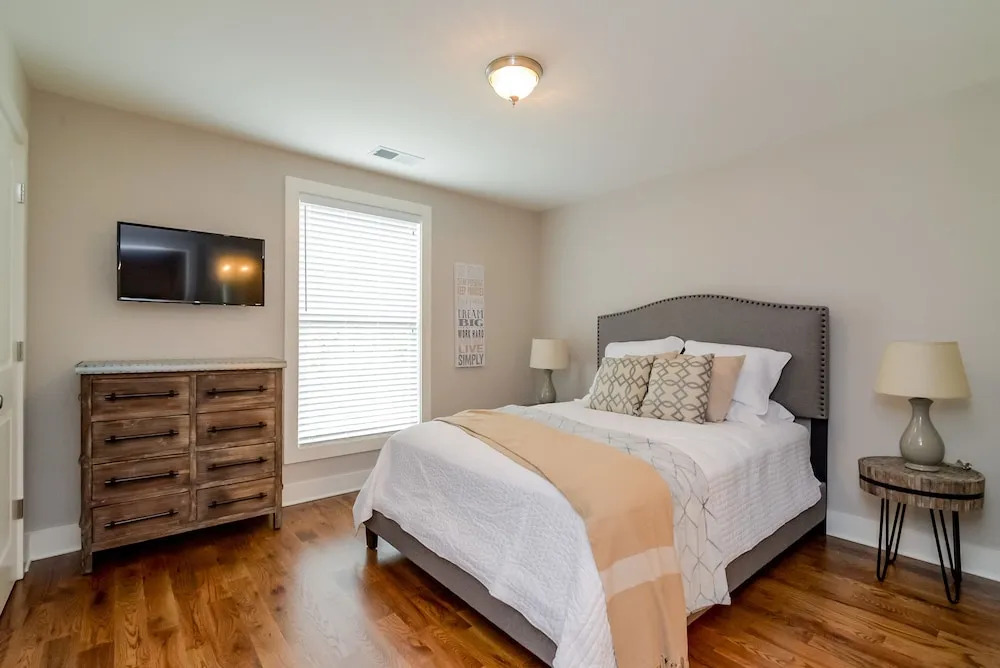 Kline Ave Nashville Home Unit B - 3 Br Condo