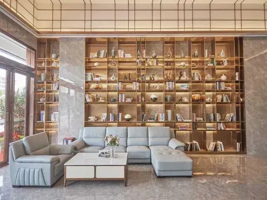 Qiaojun Hotel (Zhanjiang Dingsheng Plaza Luchuan Avenue Middle)