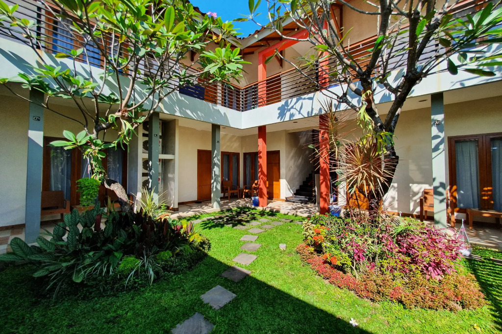 Rumah Eyang Tardjo Syariah Mitra RedDoorz