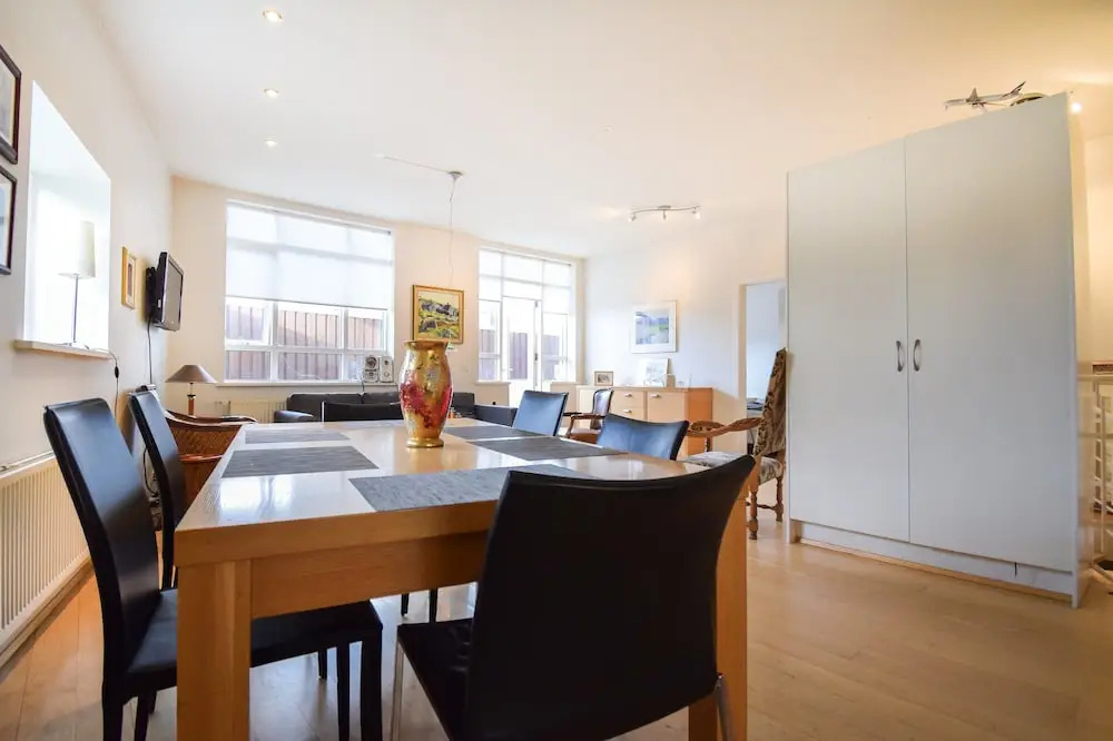 Apartment Þ6