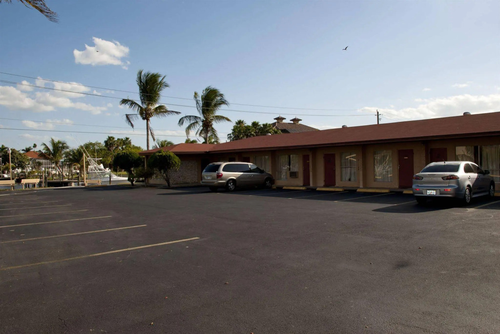 Tahitian Inn