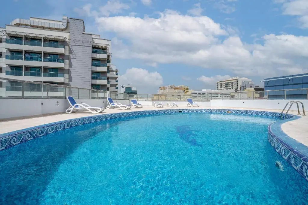 RH- 2BR apartment is Al Barsha 1, near mall & lulu