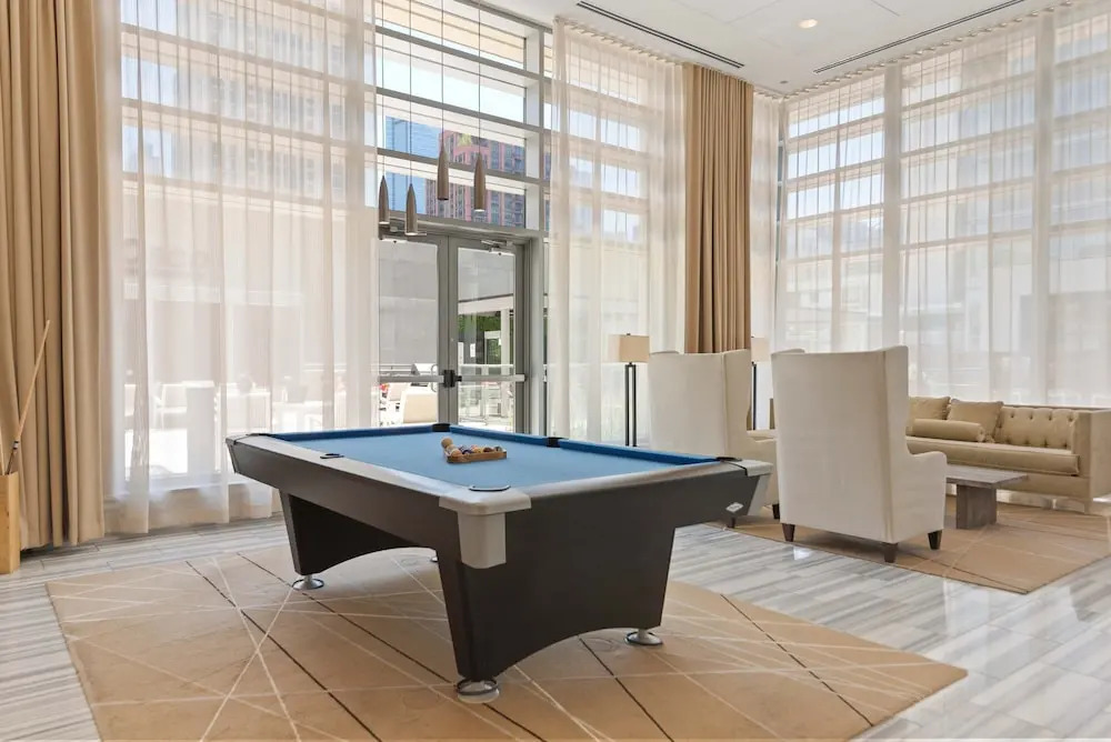 Brand-new 3BR City Views Prime West Loop Spot