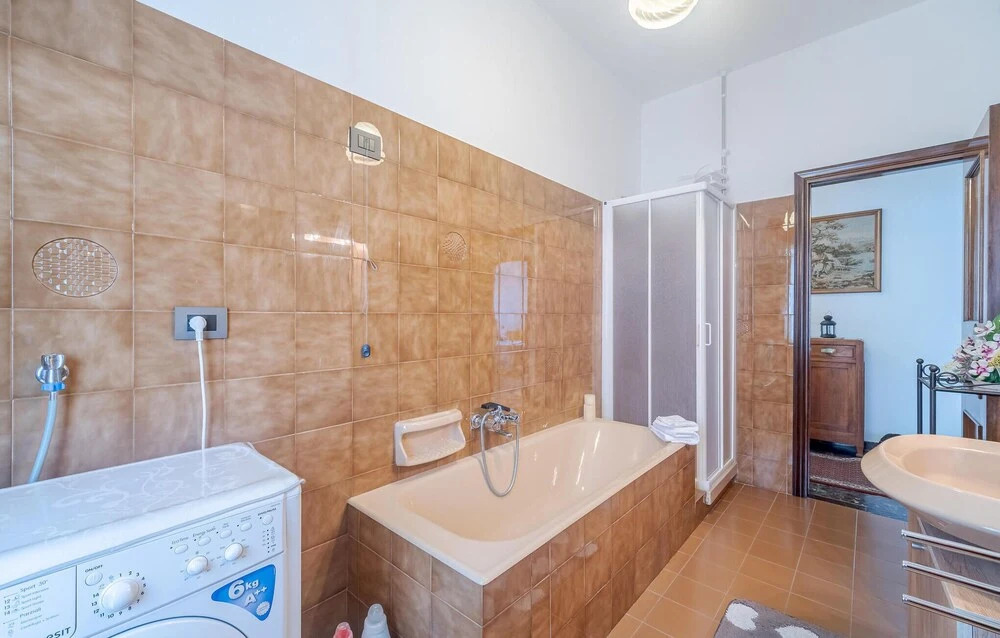 Gorgeous Home In San Pietro Vara -Sp- With Wifi