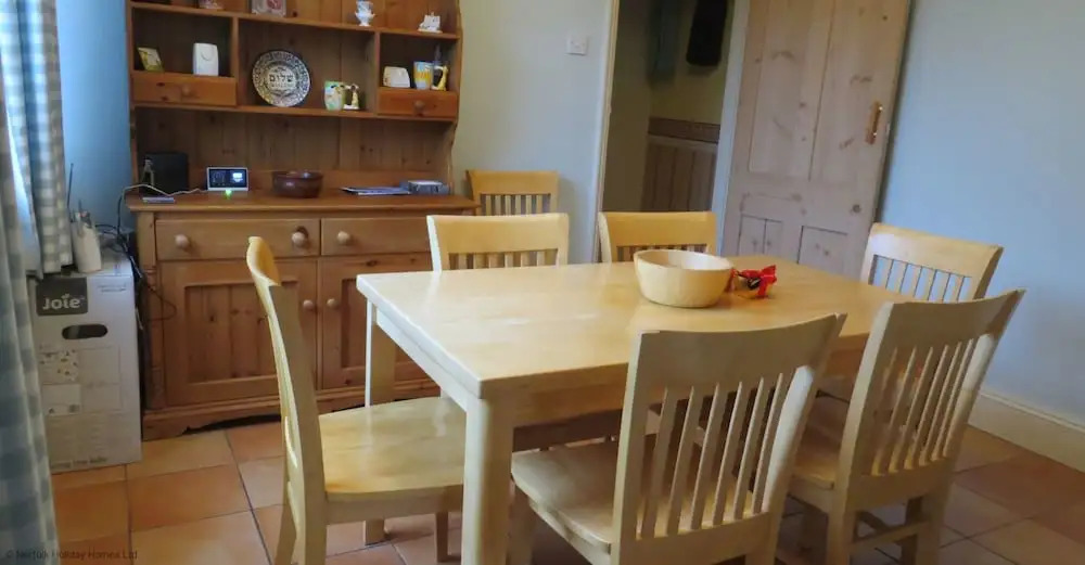 The Shields- Large Family House Close to Beach