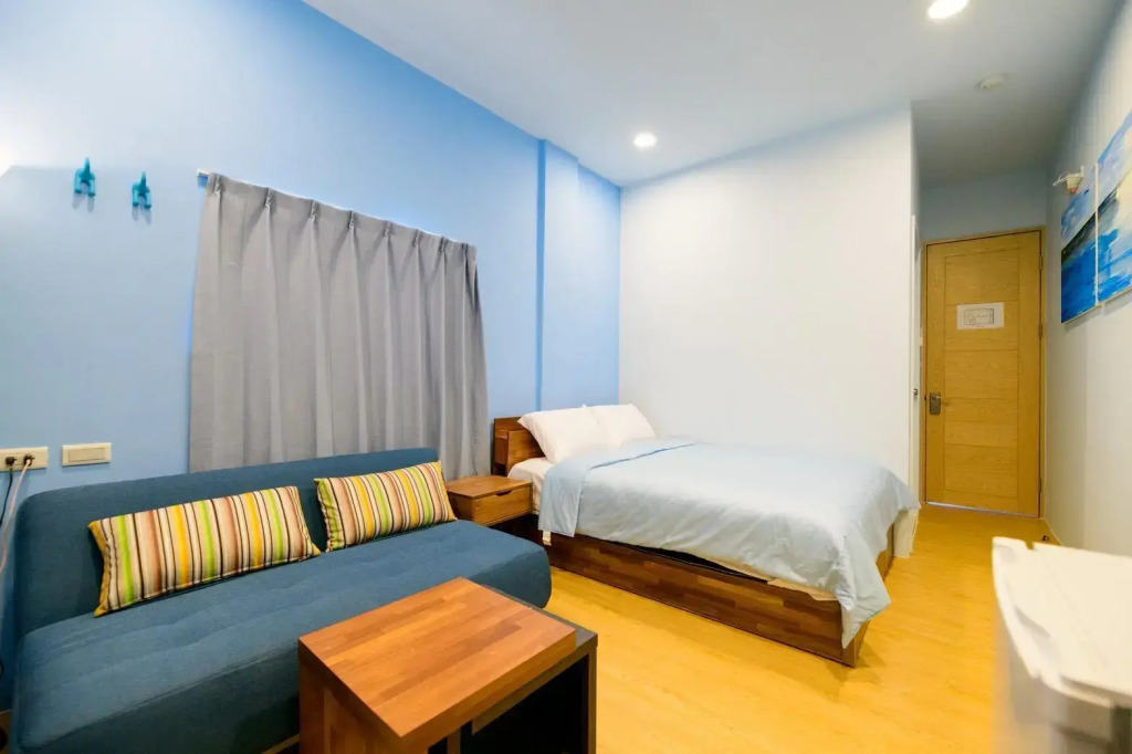 Summer Sea Hostel