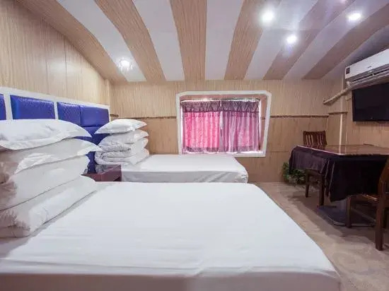 Shunda Hostel