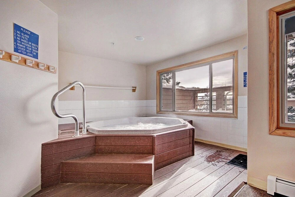 WHKM Watch Hill 2 bed 2 bath