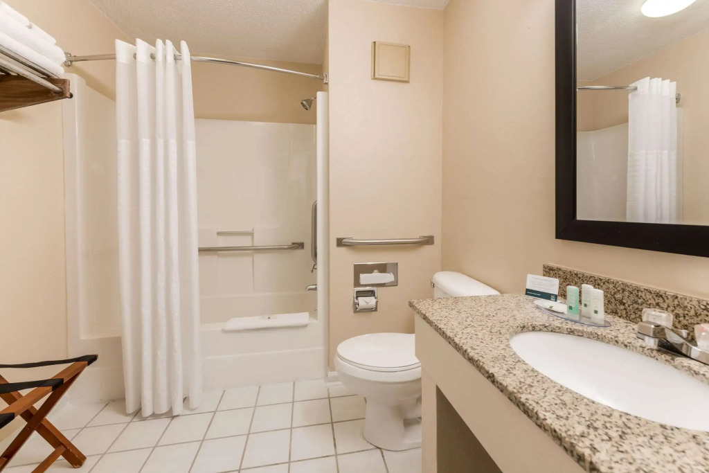 Quality Inn & Suites Portage Central