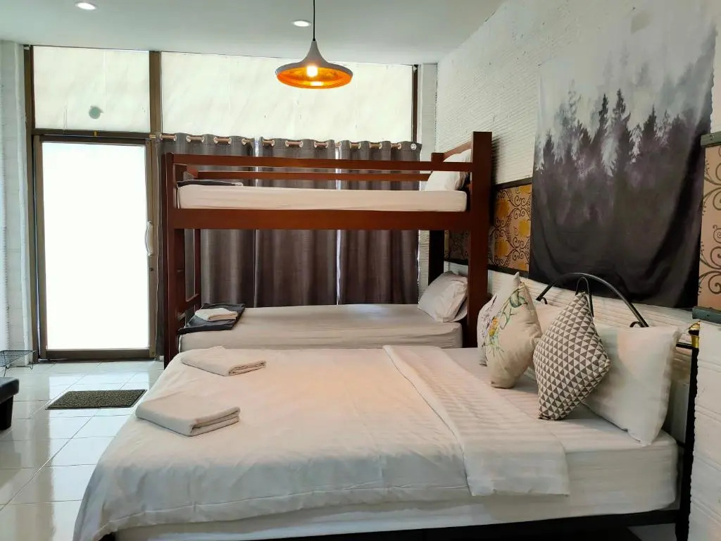 Street Zone Home stay by Little Paradise