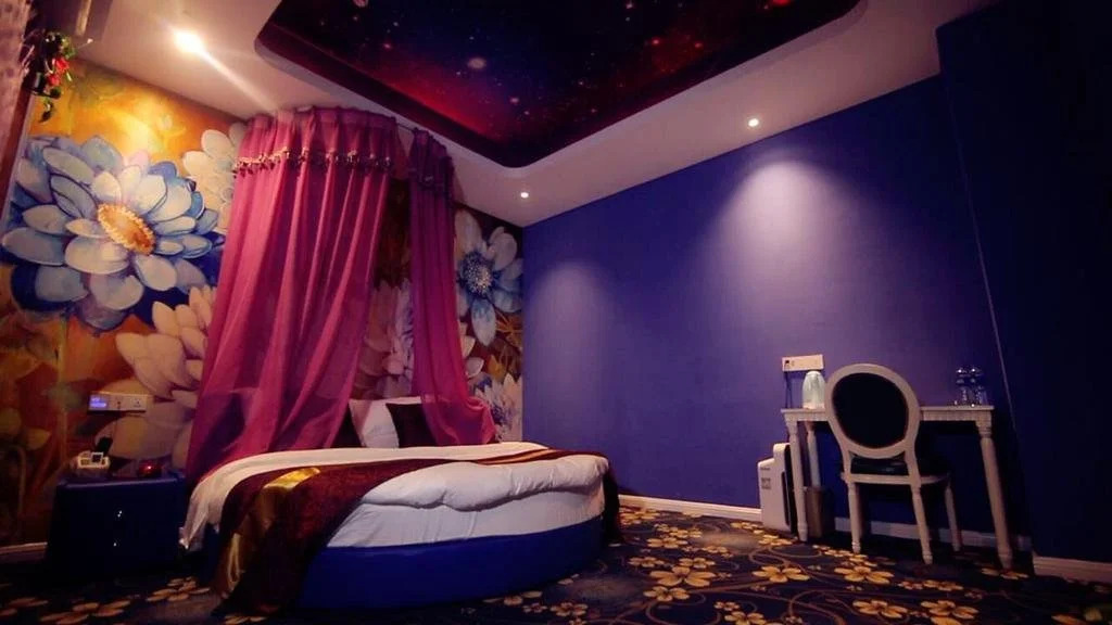 Very Impressed Theme Hotel