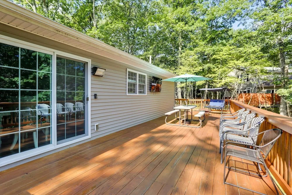 Walk to Lake Wallenpaupack: Poconos Vacation Home