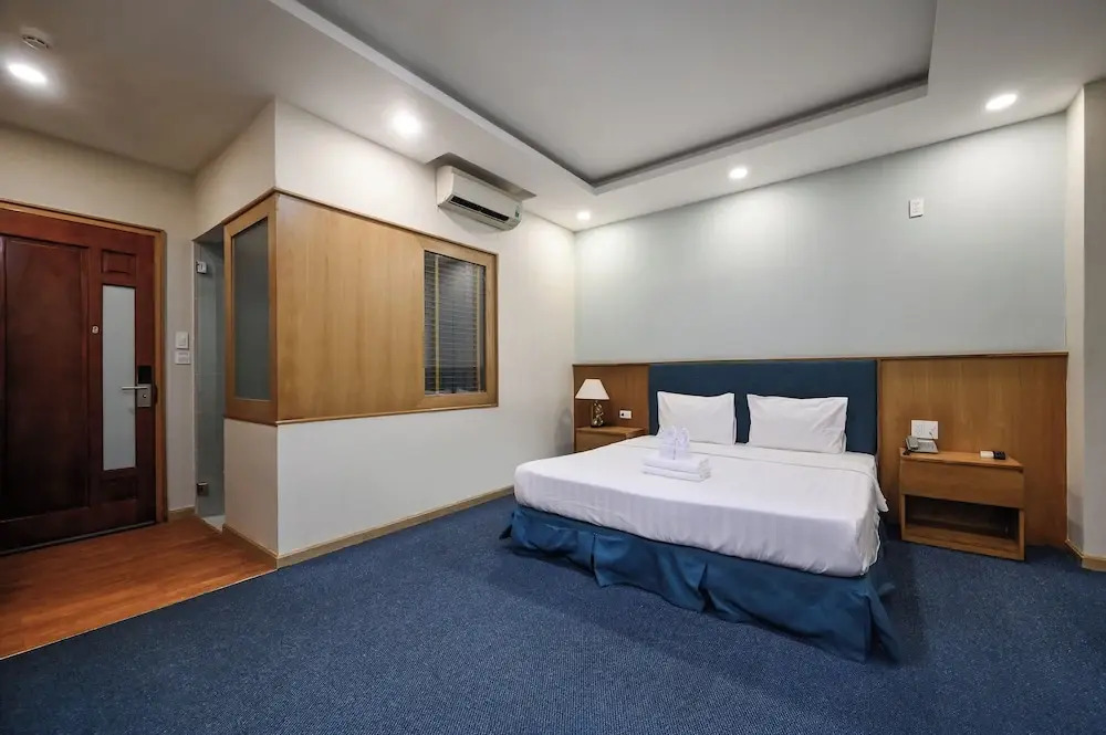 Sunshine Airport Hotel