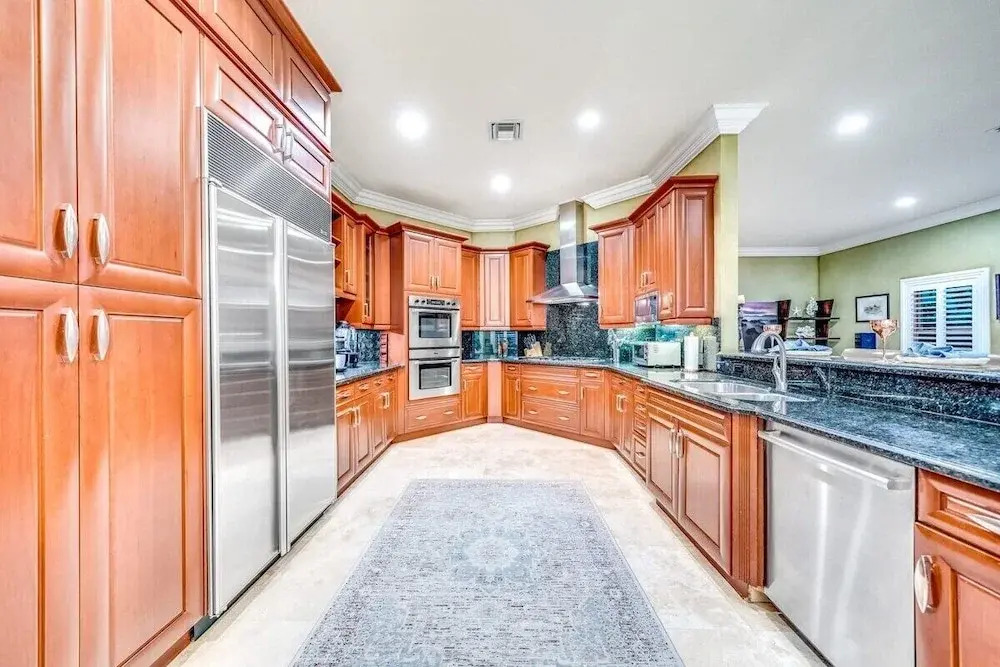 5 Bedroom Luxury Home, Minutes to Las Olas, Shops & Beach
