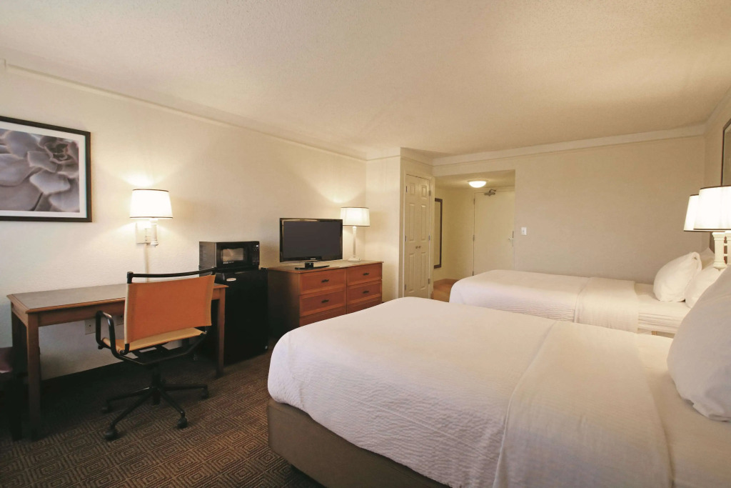La Quinta by Wyndham Coral Springs University Dr