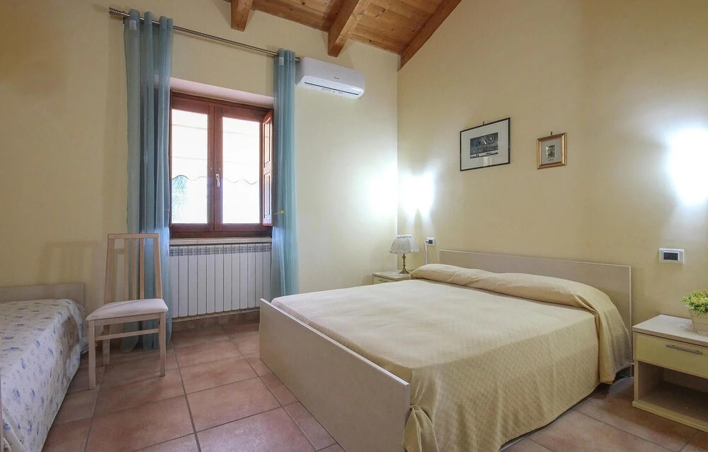 6 Bedroom Beautiful Home In Perdifumo