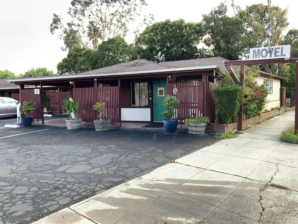 Pacheco Pass Motel