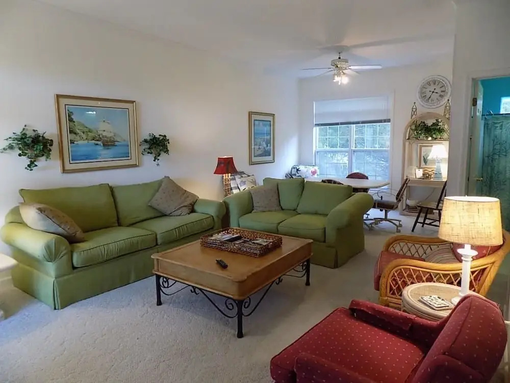 St. Julien Summer House - 5 Br Home