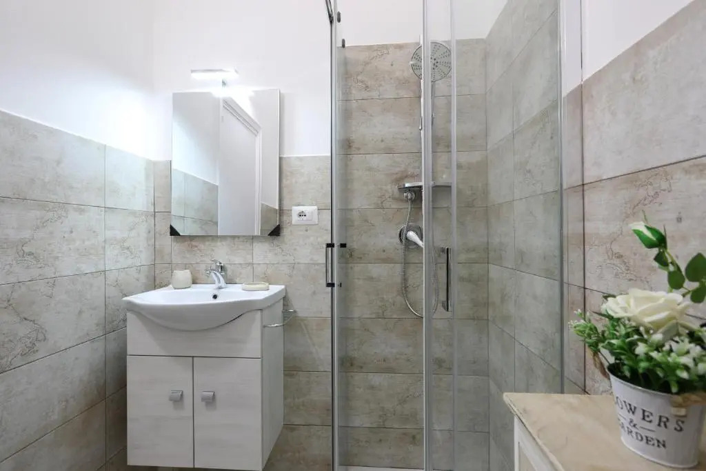 Pietrenere APT with Balcony 120m from the Sea