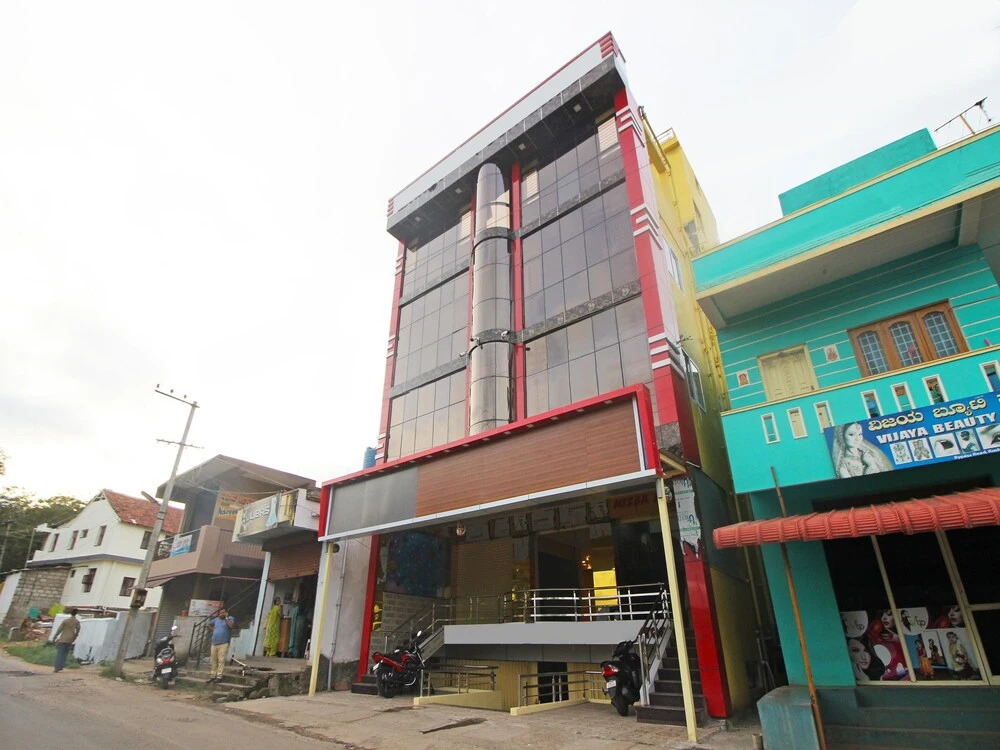OYO 9563 Hotel RR Residency