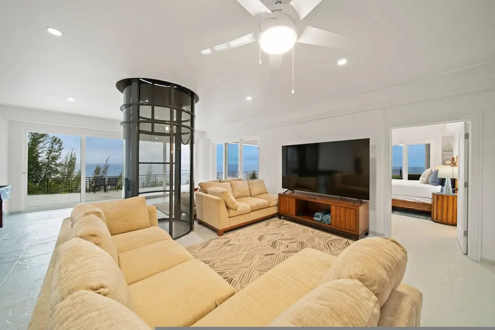 Waterfalling Estate in Ninole