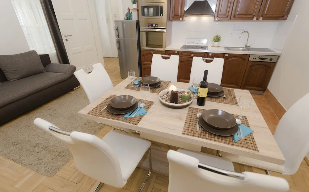 Caldo Apartments