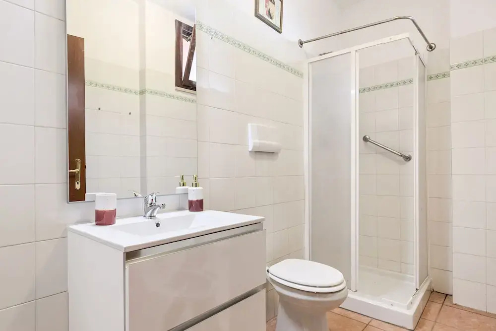 Airport & Station Flat - Private Parking