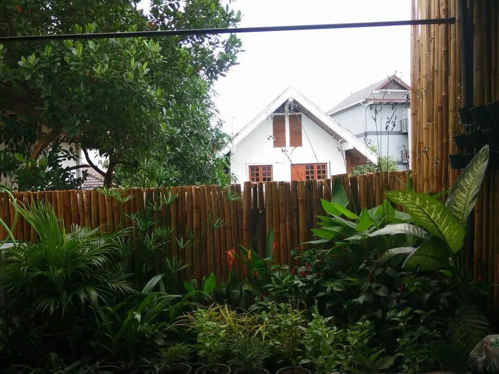J Giant Hostel
